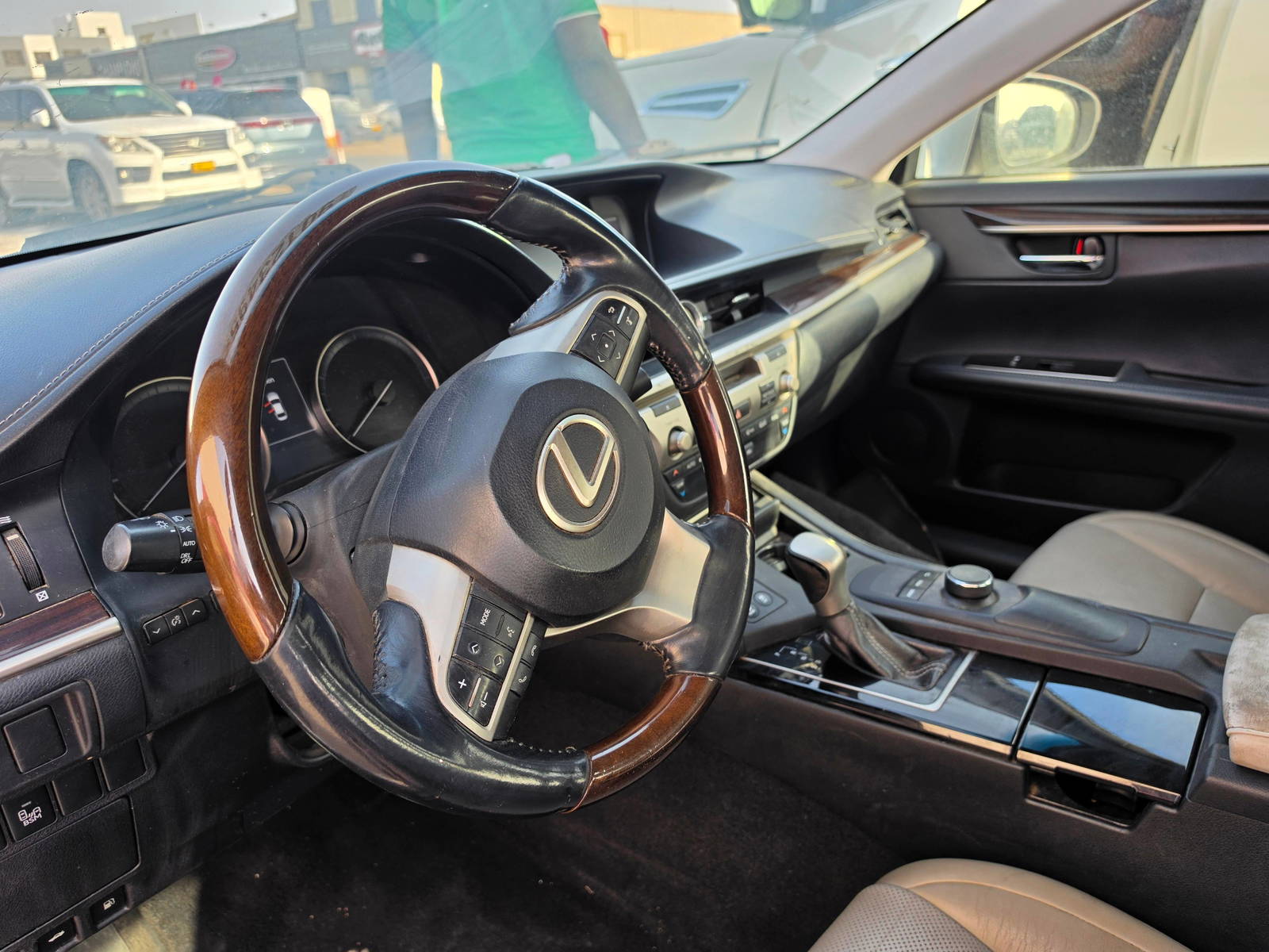 2016 LEXUS ES 300H — 9473 Miles — Lot 90123495 - Marhaba Auctions Used Cars - Image 10