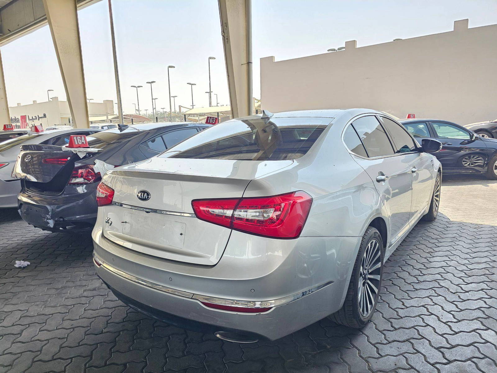 2013 KIA K7 — 194861 KM — Lot 106215 — Souq - Marhaba Auctions Used Cars - Image 3