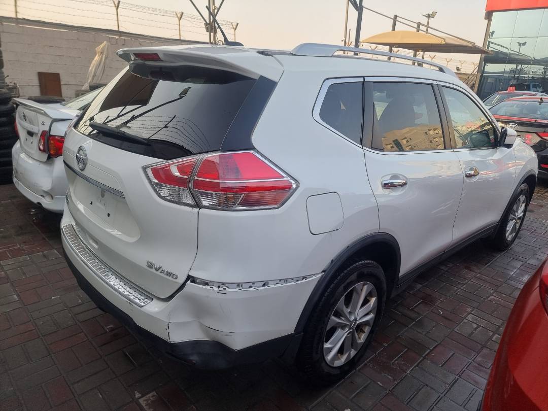 2015 NISSAN ROGUE — 190863 Miles — Lot P578547 — Souq - Marhaba Auctions Used Cars - Image 4