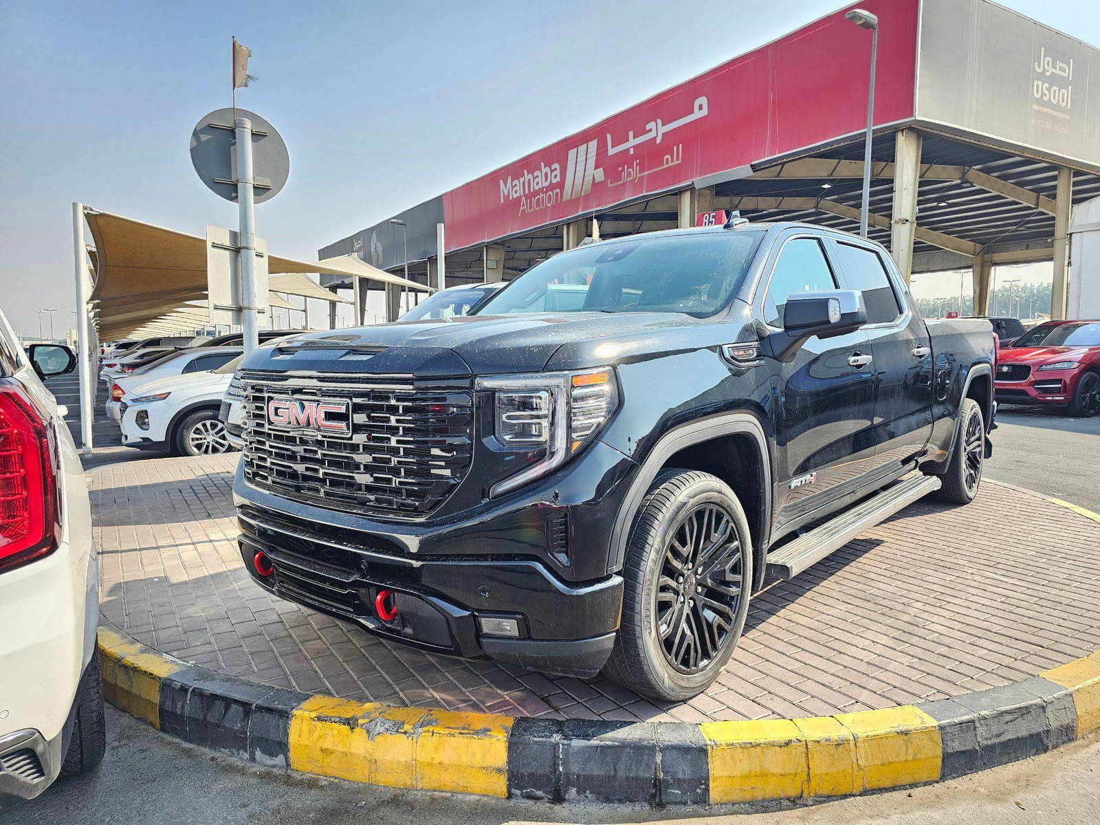 2022 GMC SIERRA — 72959 KM — Lot LXNZ541416 — Souq - Marhaba Auctions Used Cars - Image 3