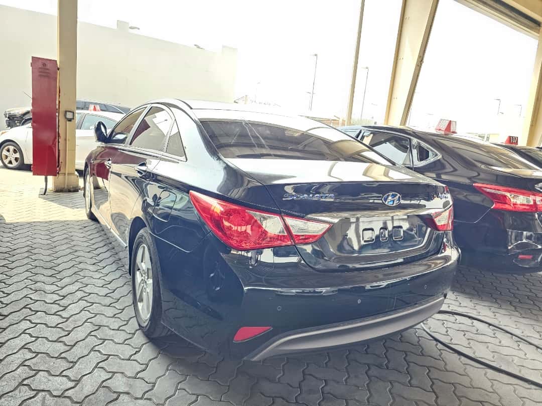 HYUNDAI SONATA
