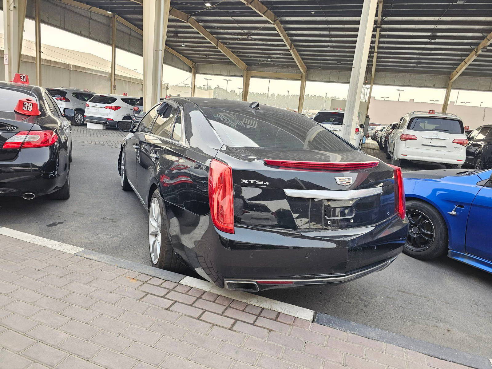 2016 CADILLAC XTS — 114871 Miles — Lot G9119870 — Souq - Marhaba Auctions Used Cars - Image 5