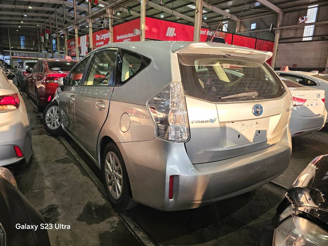2012 TOYOTA PRIUS V — 213298 Miles — Lot 66930115 — Main - Marhaba Auctions Used Cars - Image 6