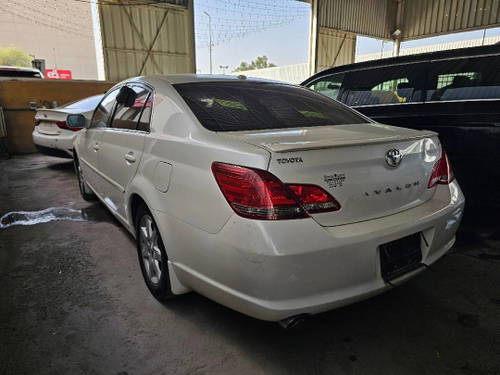 2010 TOYOTA AVALON at Marhaba Auctions