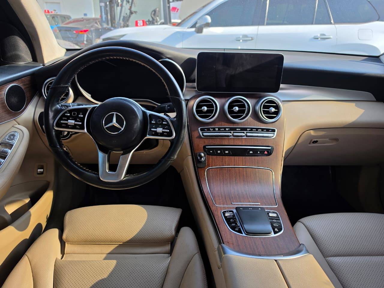 2020 MERCEDES BENZ GLC-300 — 168940 KM — Lot F820527 - Marhaba Auctions Used Cars - Image 15
