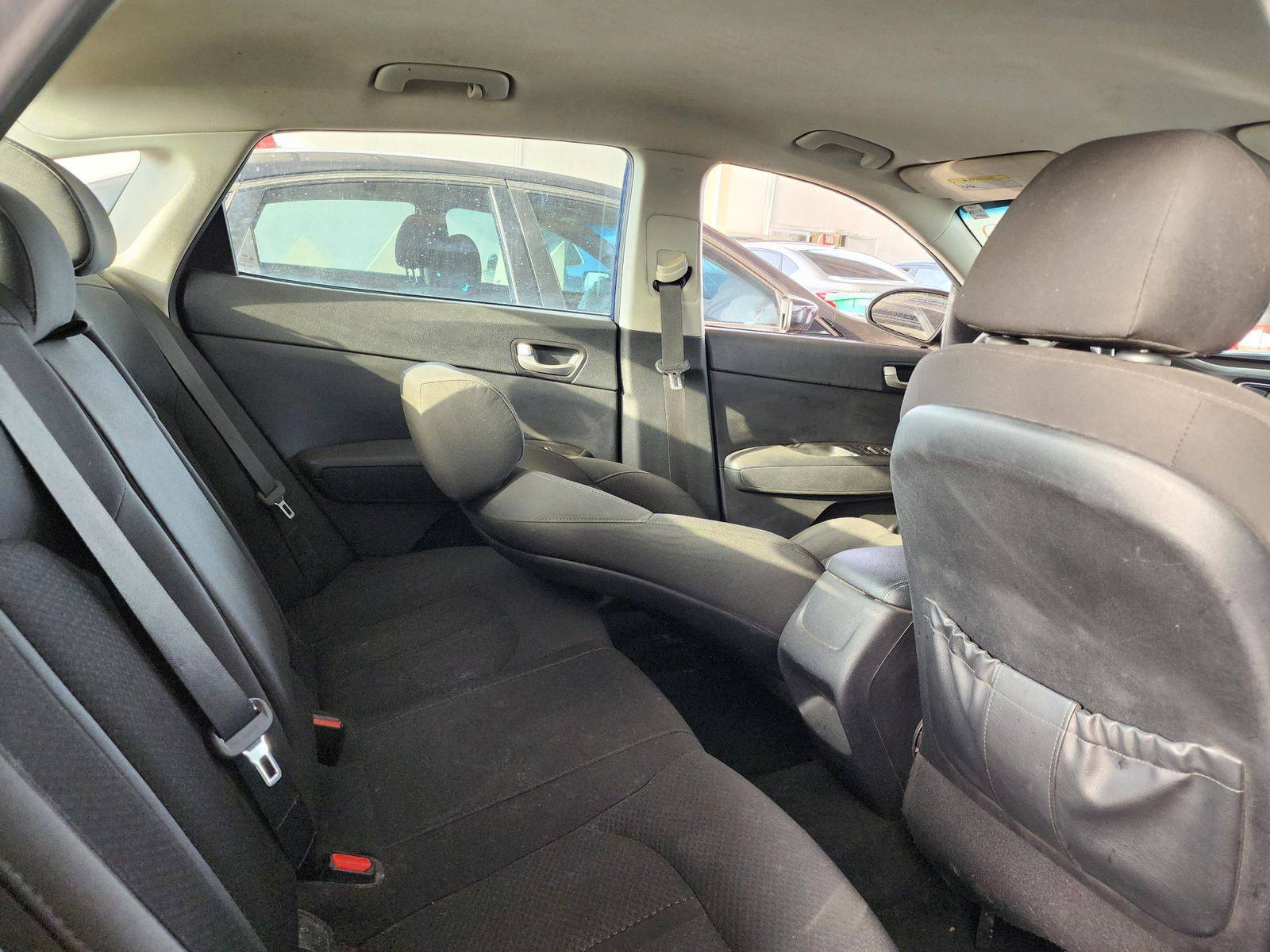 2018 KIA OPTIMA — 144746 Miles — Lot 41955974 — Souq - Marhaba Auctions Used Cars - Image 4