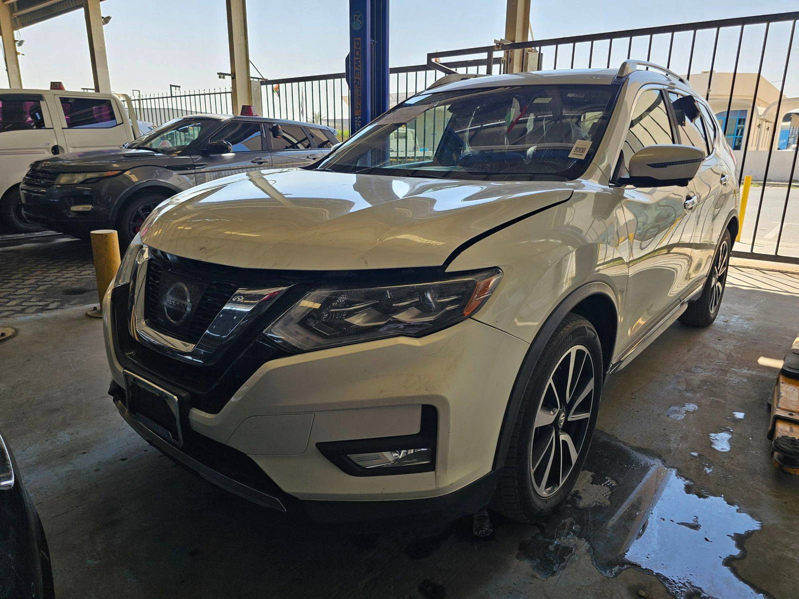 NISSAN ROGUE 2017 view 2