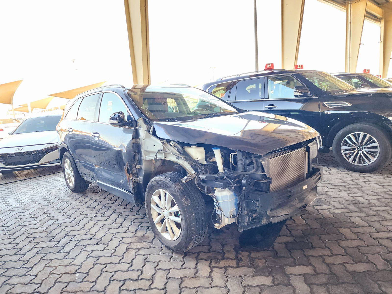 2017 KIA SORENTO — 116261 Miles — Lot 9HG197170 — Souq - Marhaba Auctions Used Cars - Image 4
