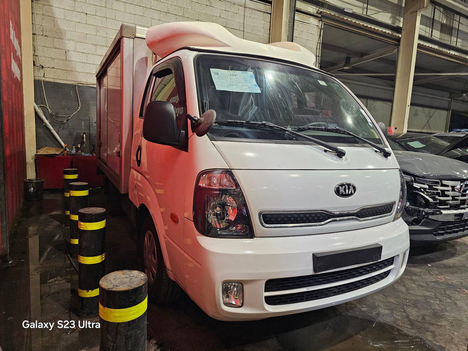 2019 KIA BONGO 3 — 177172 KM — Lot 303621 — Main - Marhaba Auctions Used Cars - Image 3