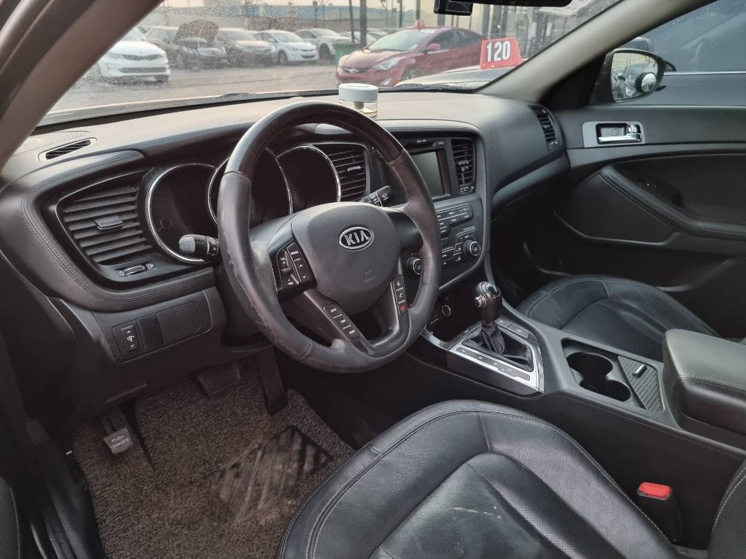 2011 KIA K5 — 150016 KM — Lot 214578 — Souq - Marhaba Auctions Used Cars - Image 8