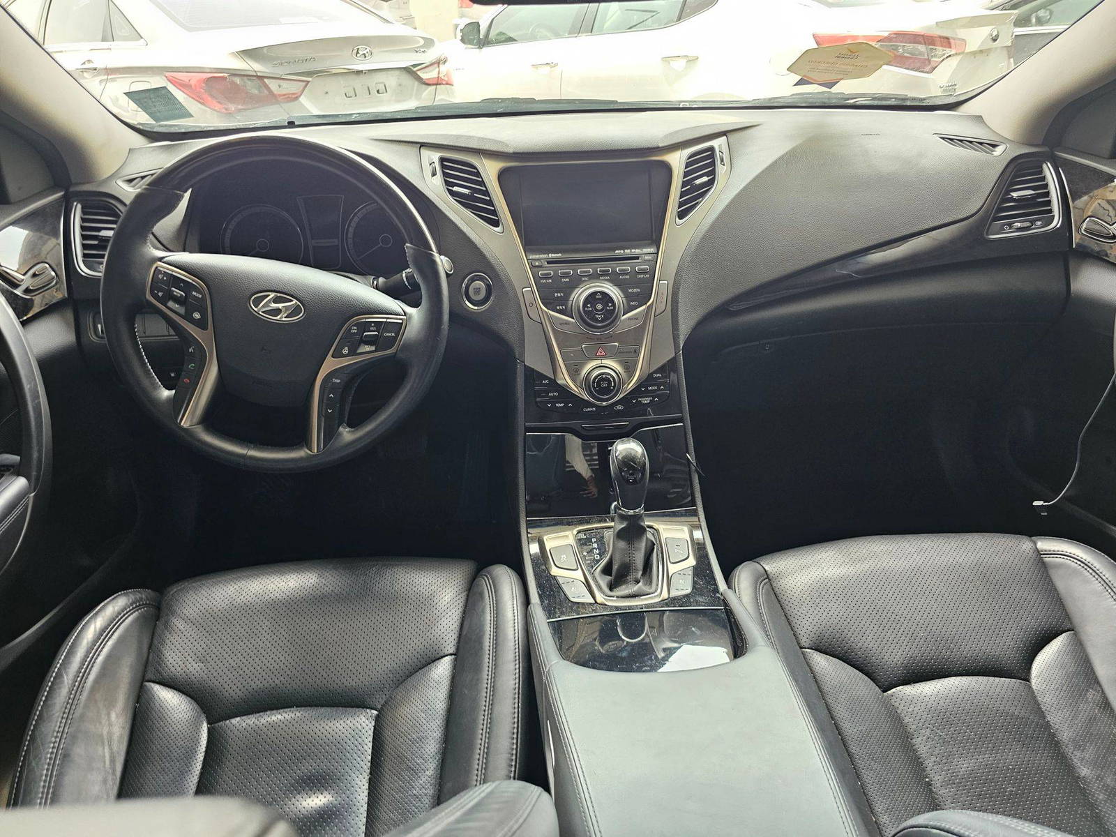 2011 HYUNDAI GRANDEUR — 121904 KM — Lot 081458 — Souq - Marhaba Auctions Used Cars - Image 7