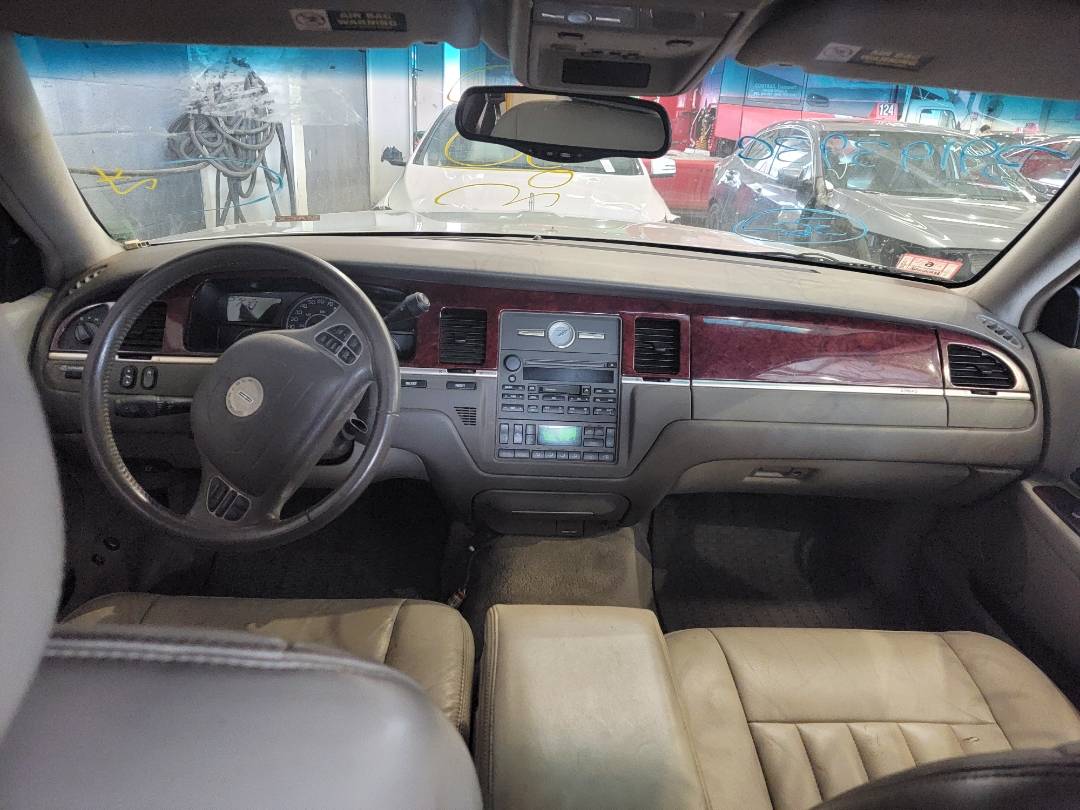 LINCOLN TOWN 2004 - Marhaba Auction Used Cars - Image 5