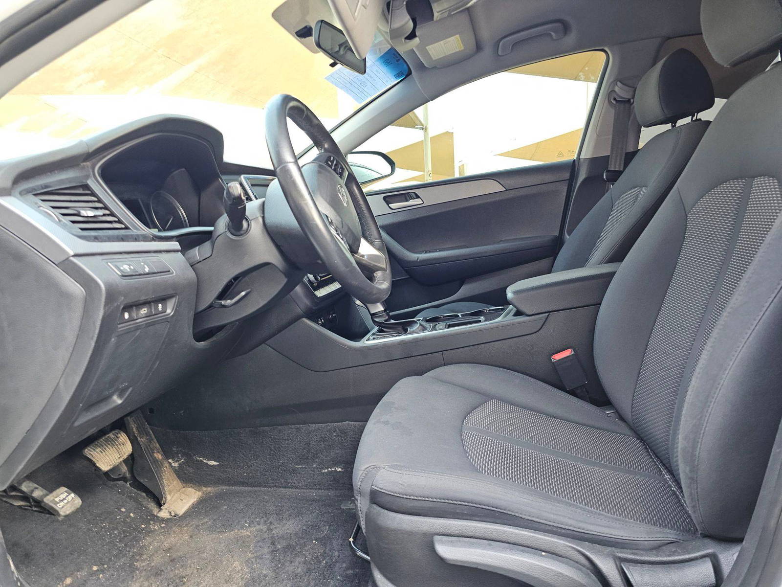 2018 HYUNDAI SONATA — 123749 KM — Lot 42712505 — Souq - Marhaba Auctions Used Cars - Image 8