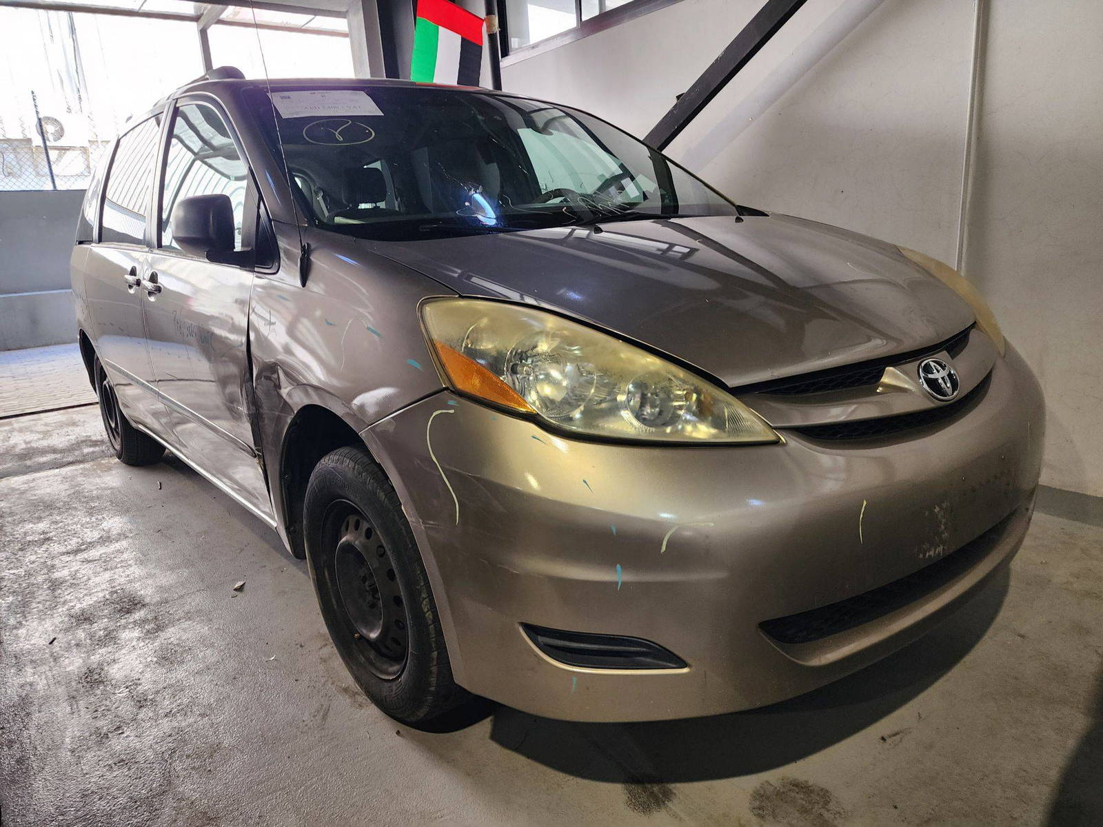 2006 TOYOTA SIENNA — 172051 Miles — Lot 77083304 — Al Quoz - Marhaba Auctions Used Cars - Image 3