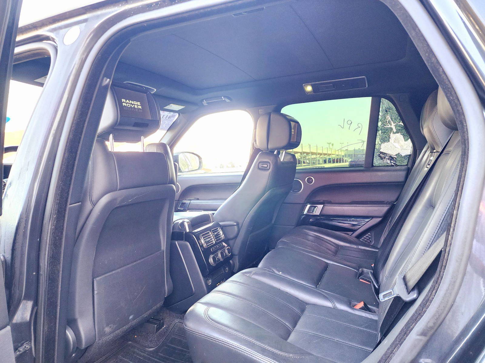 2013 LAND ROVER RANGE ROVER SUPERCHARGED — 130598 Miles — Lot 41131124 — Souq - Marhaba Auctions Used Cars - Image 6