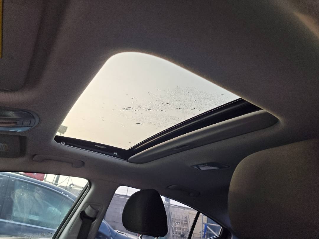 HYUNDAI ELANTRA 2017 - Marhaba Auction Used Cars - Image 8