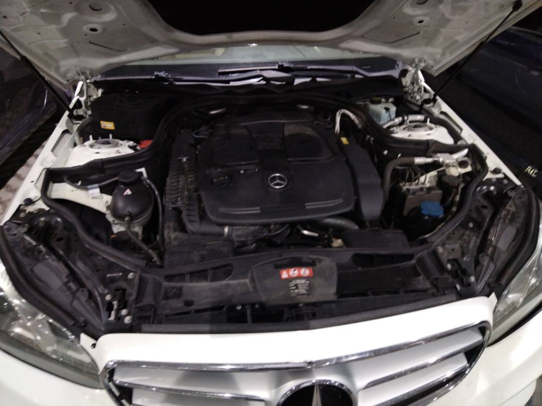 2014 MERCEDES BENZ E 350 — 176292 Miles — Lot 37178526 - Marhaba Auctions Used Cars - Image 4