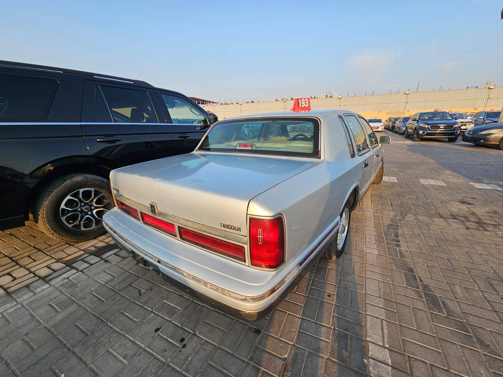 1995 LINCOLN TOWN — Lot SY609823 - Marhaba Auctions Used Cars - Image 12