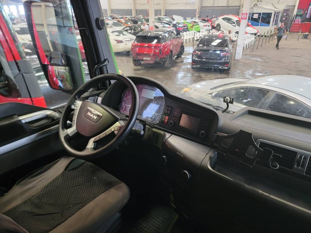 2015 MAN MAN TRUCK — 892789 KM — Lot M664972 — Main - Marhaba Auctions Used Cars - Image 9