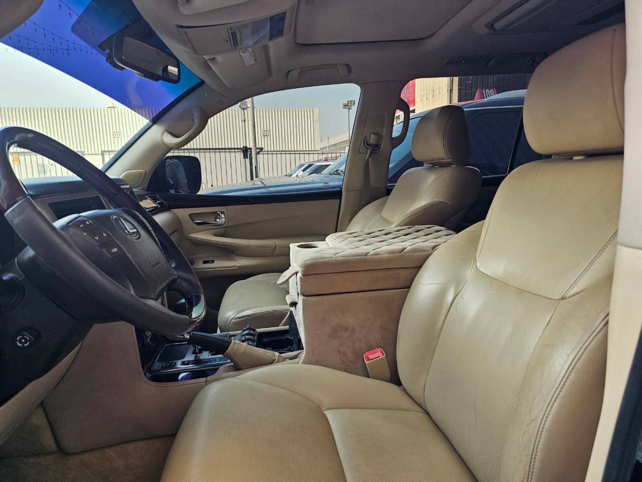 2009 LEXUS LX 570 — 180117 KM — Lot 4029016 — Main - Marhaba Auctions Used Cars - Image 7
