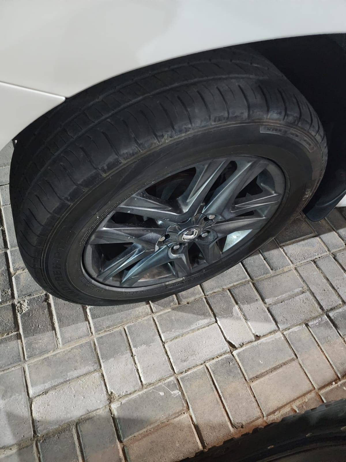 2012 LEXUS LX 570 — 349847 KM — Lot 084989 - Marhaba Auctions Used Cars - Image 7