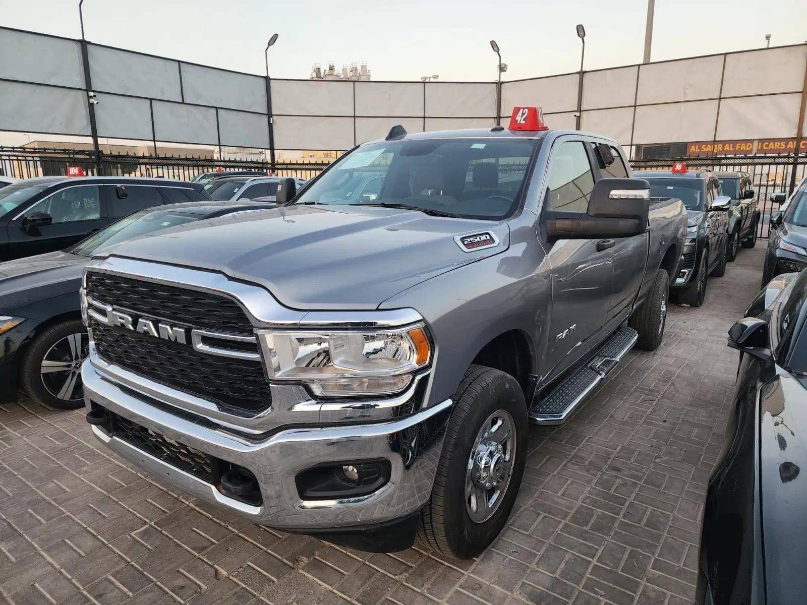 Ram 2500 BIG HORN 2024 view 2