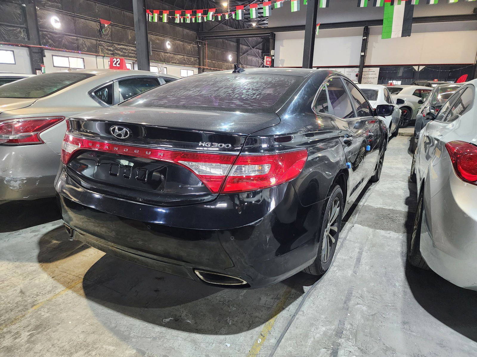 2011 HYUNDAI GRANDEUR — 112658 KM — Lot 027928 — Al Quoz - Marhaba Auctions Used Cars - Image 6