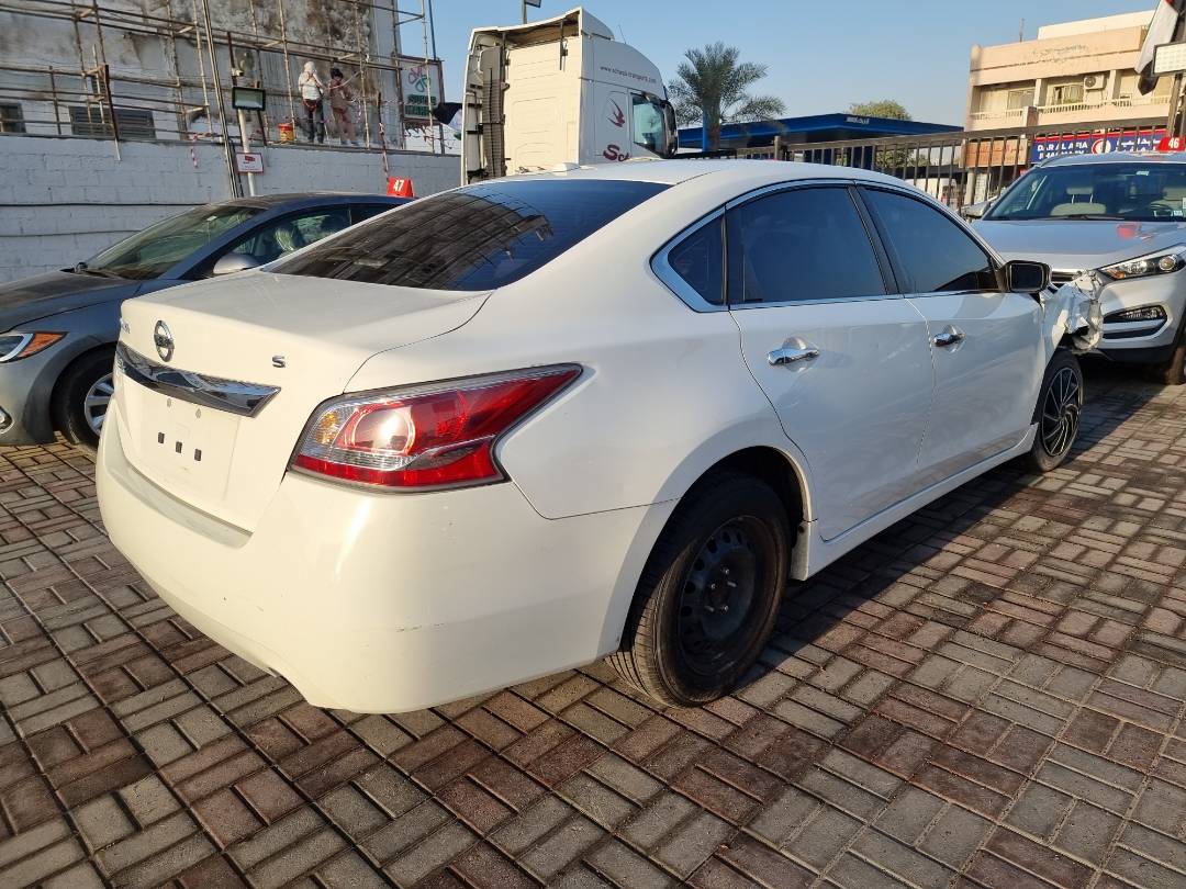 2015 NISSAN ALTIMA — 179748 Miles — Lot 40267728 — Ind. 12 - Marhaba Auctions Used Cars - Image 4