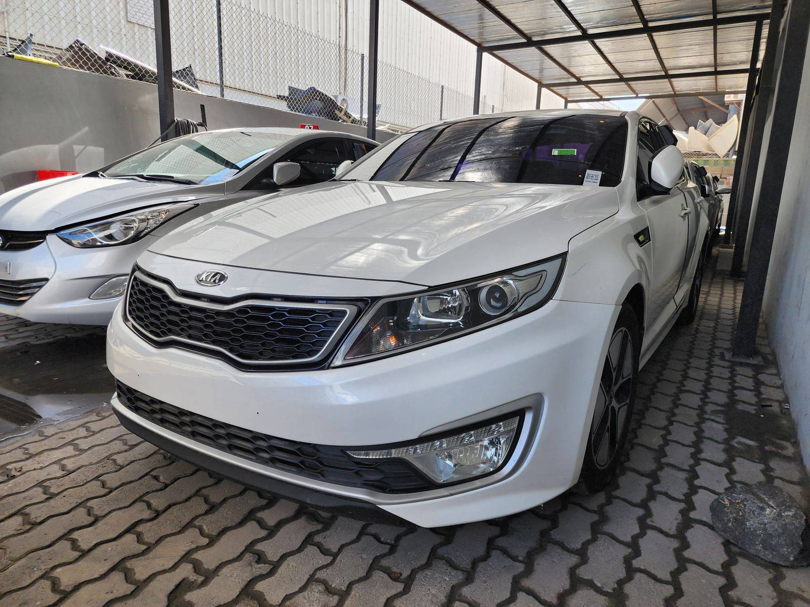 2012 KIA K5 — 193223 KM — Lot 010117 — Al Quoz - Marhaba Auctions Used Cars - Image 3