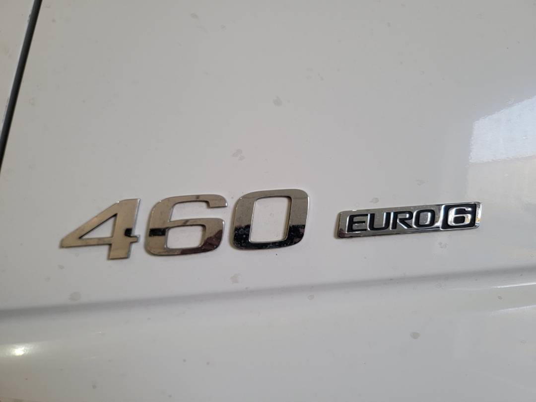 2015 VOLVO FH-Series — 1091793 KM — Lot 734513 - Marhaba Auctions Used Cars - Image 8
