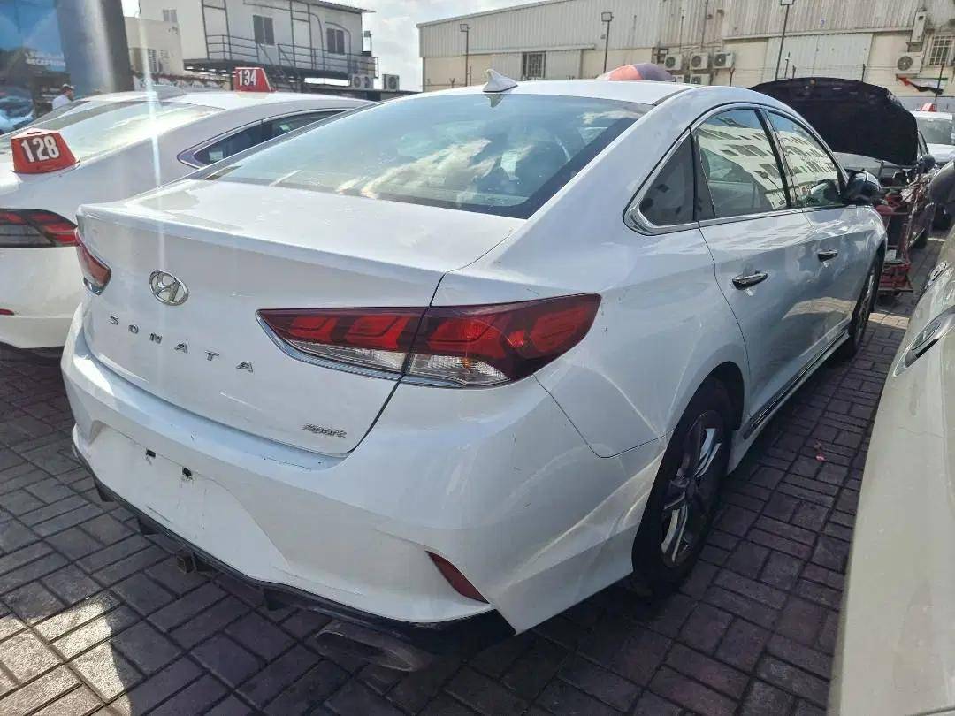 HYUNDAI SONATA SPORT