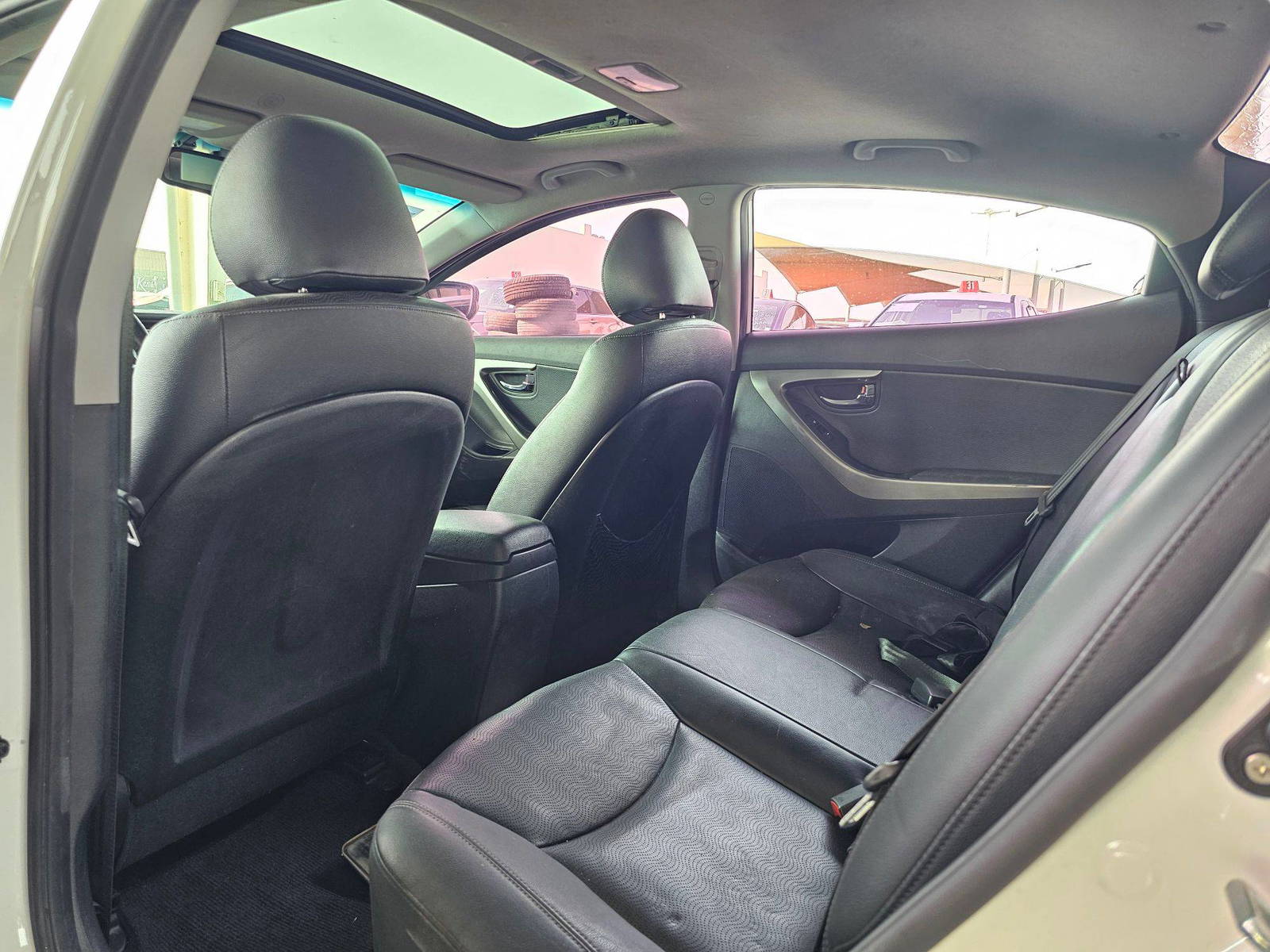2012 HYUNDAI AVANTE — 167321 KM — Lot 608879 — Souq - Marhaba Auctions Used Cars - Image 6