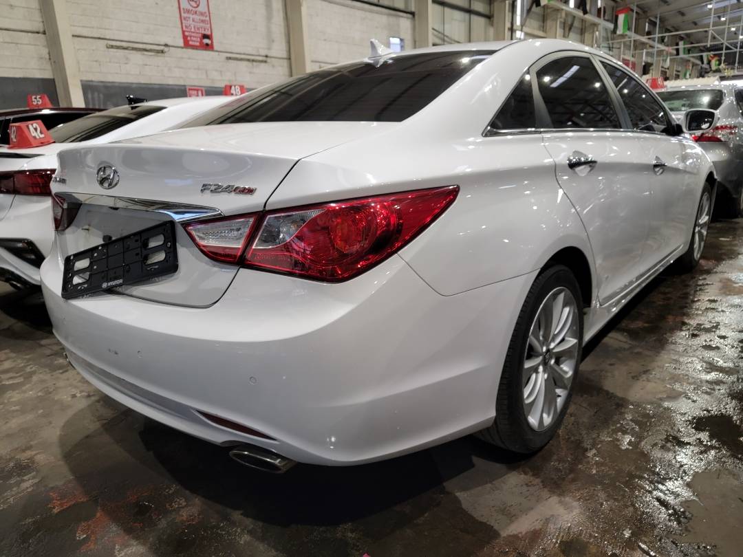 HYUNDAI SONATA 2010 - Marhaba Auction Used Cars - Image 3