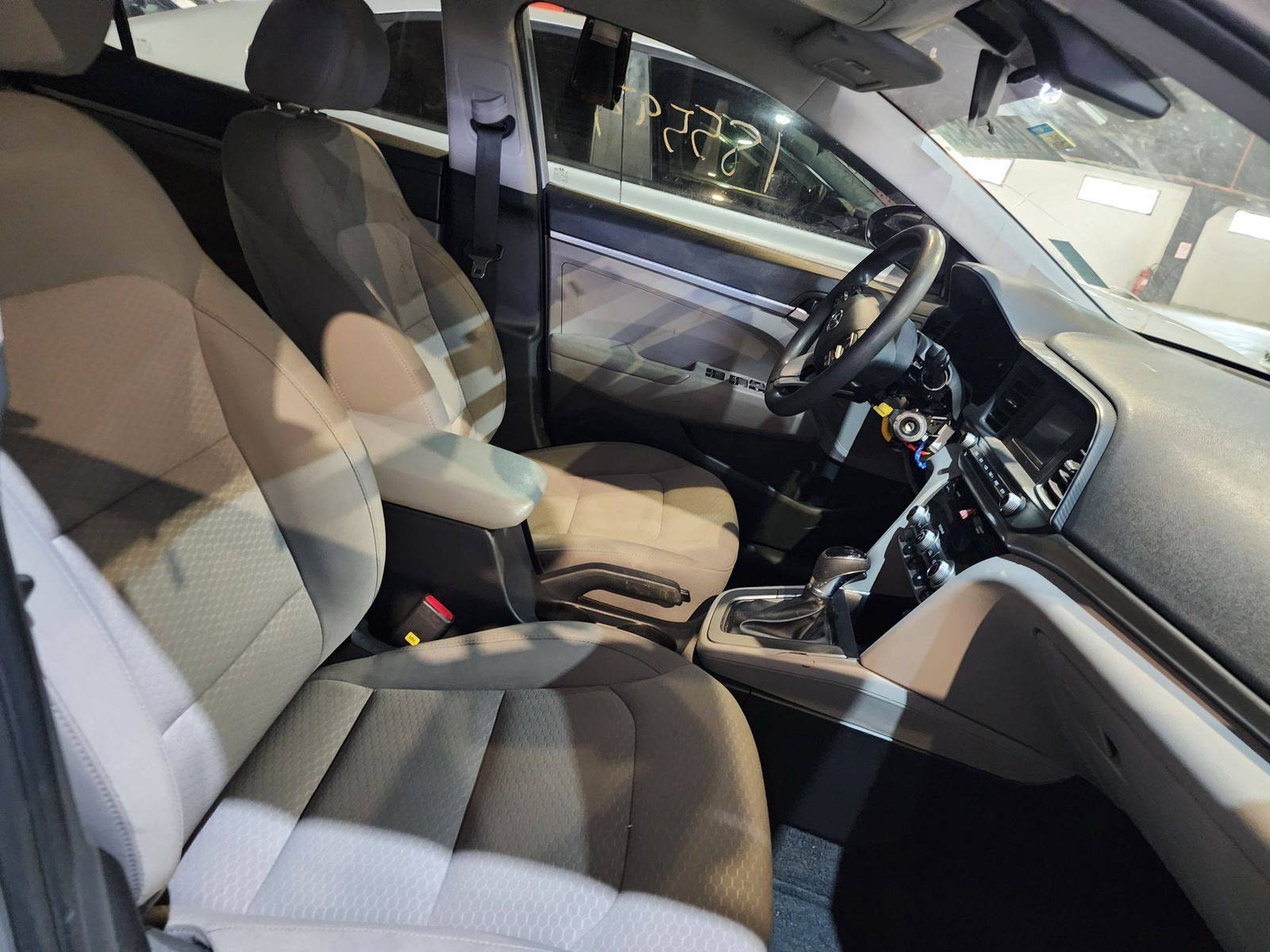 2020 HYUNDAI ELANTRA — 185593 Miles — Lot 948483 — Al Quoz - Marhaba Auctions Used Cars - Image 9