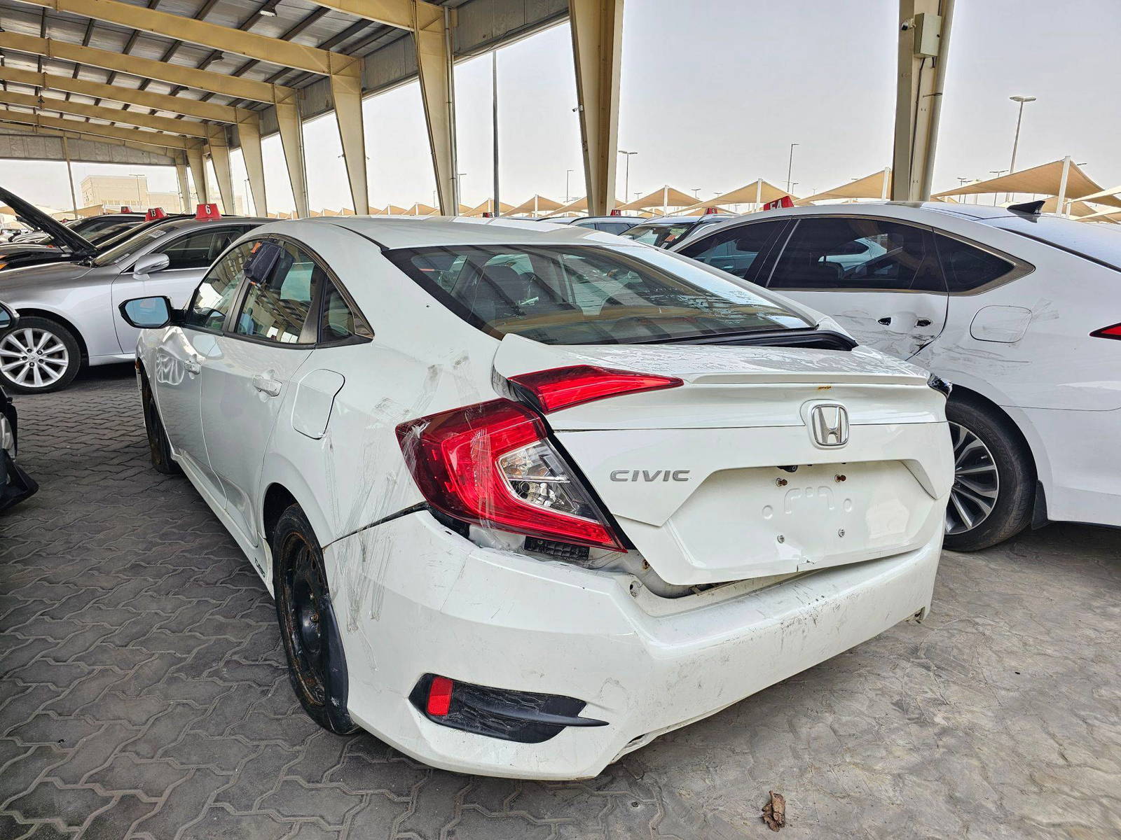 2016 HONDA CIVIC — 116164 KM — Lot 46270125 — Souq - Marhaba Auctions Used Cars - Image 5