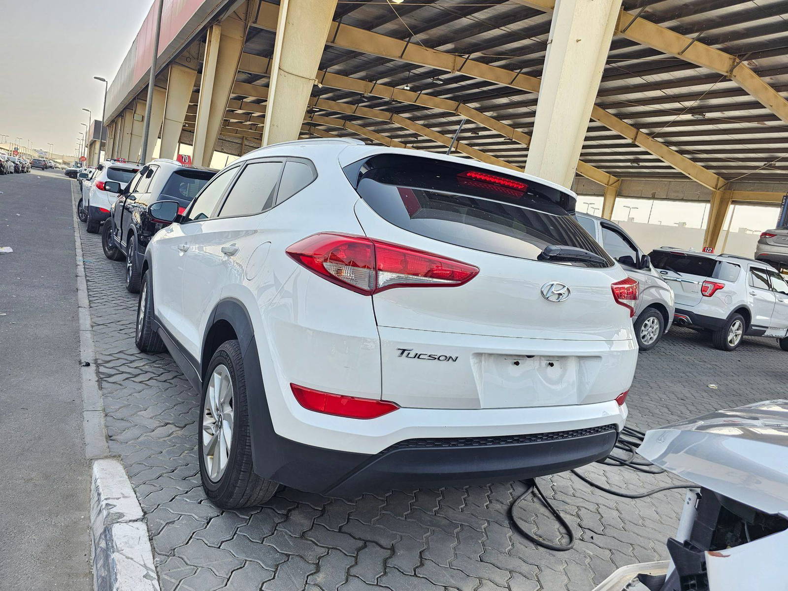 2016 HYUNDAI TUCSON — 112022 Miles — Lot 7GU055493 — Souq - Marhaba Auctions Used Cars - Image 4