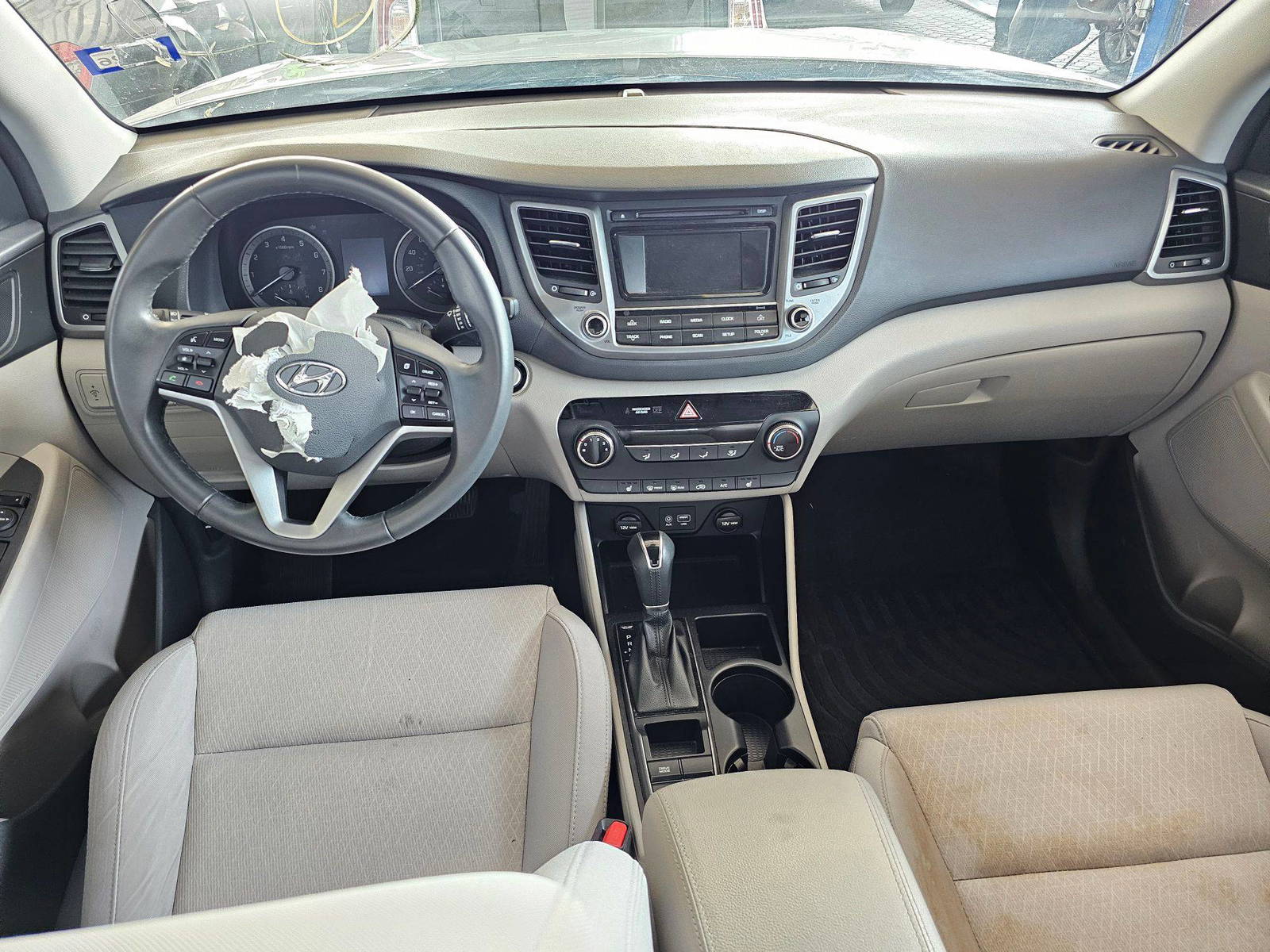 2017 HYUNDAI TUCSON — 50130 Miles — Lot HU588197 — Souq - Marhaba Auctions Used Cars - Image 7