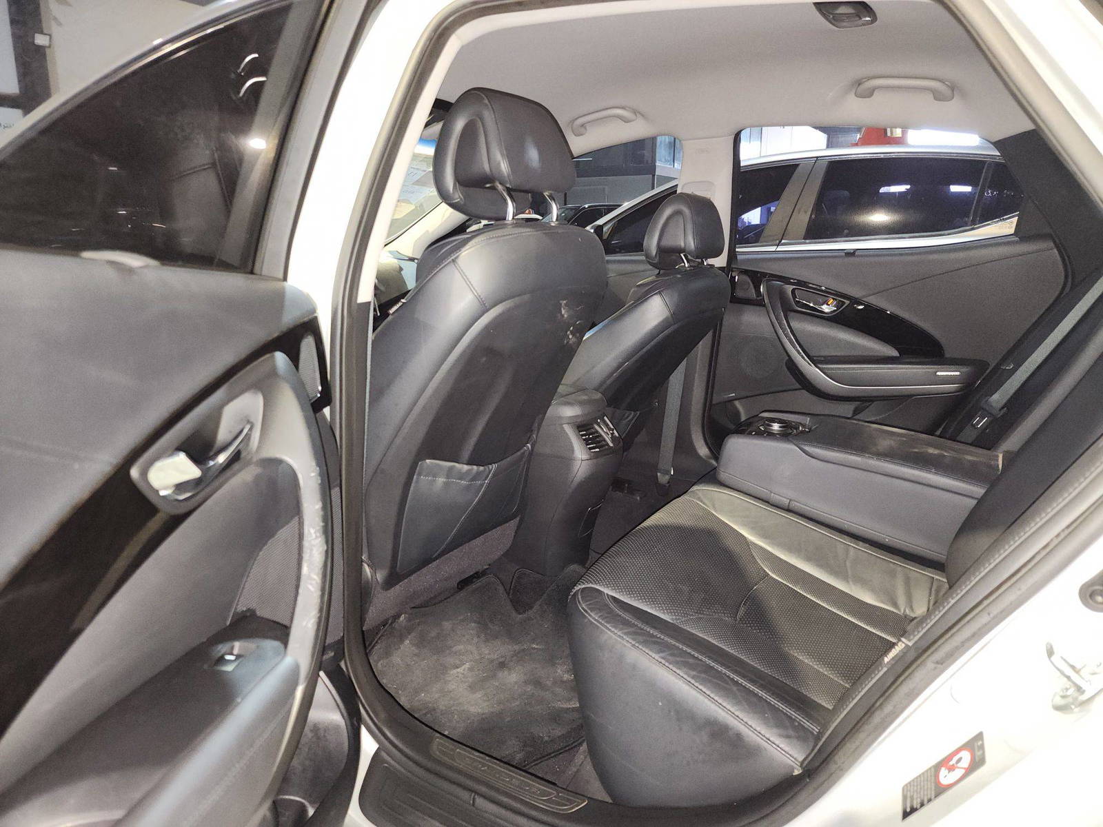 2011 HYUNDAI GRANDEUR — 170112 KM — Lot 57675 — Ind. 12 - Marhaba Auctions Used Cars - Image 8