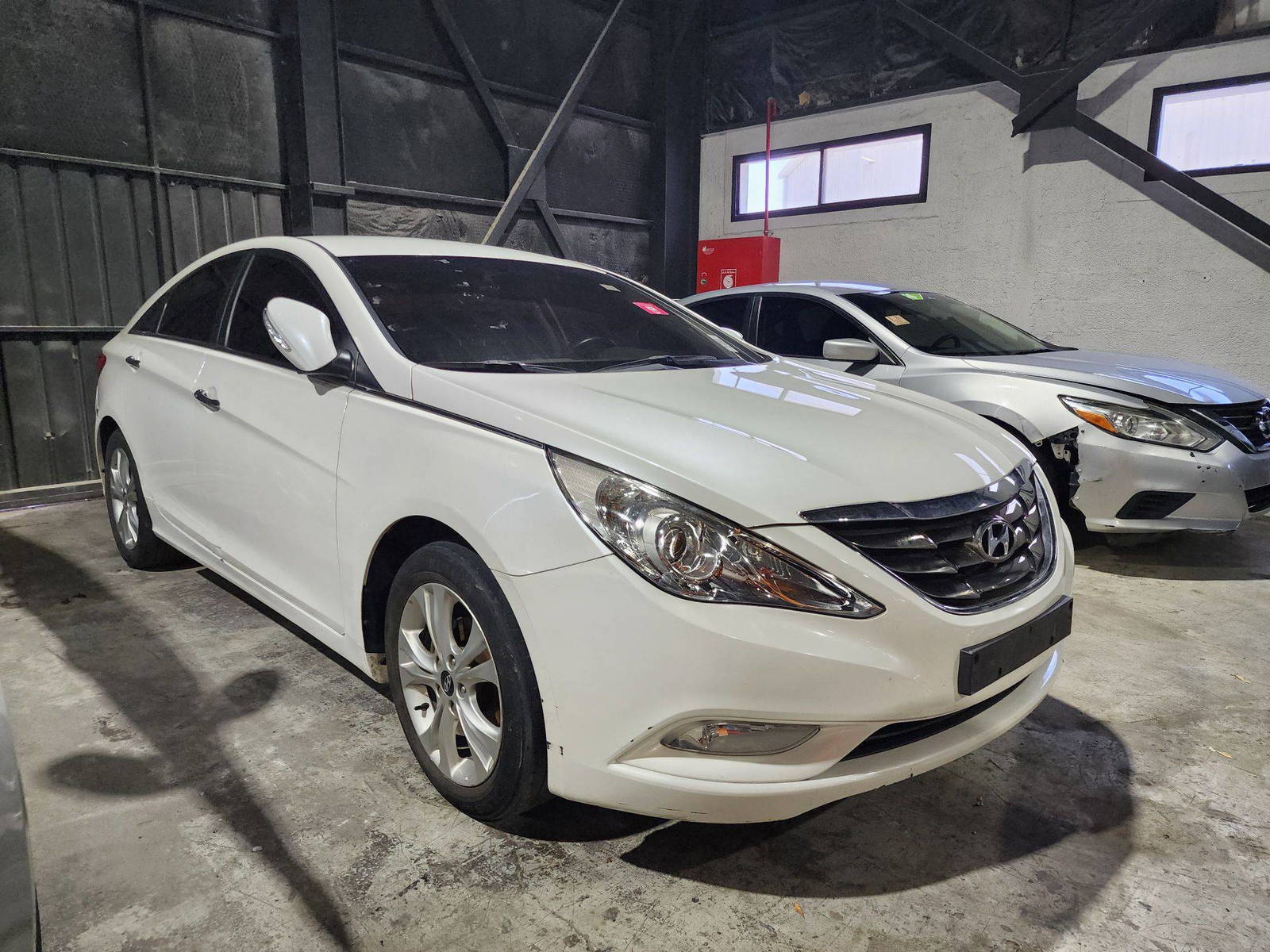 2010 HYUNDAI SONATA — 221550 KM — Lot 215487 — Main - Marhaba Auctions Used Cars - Image 4