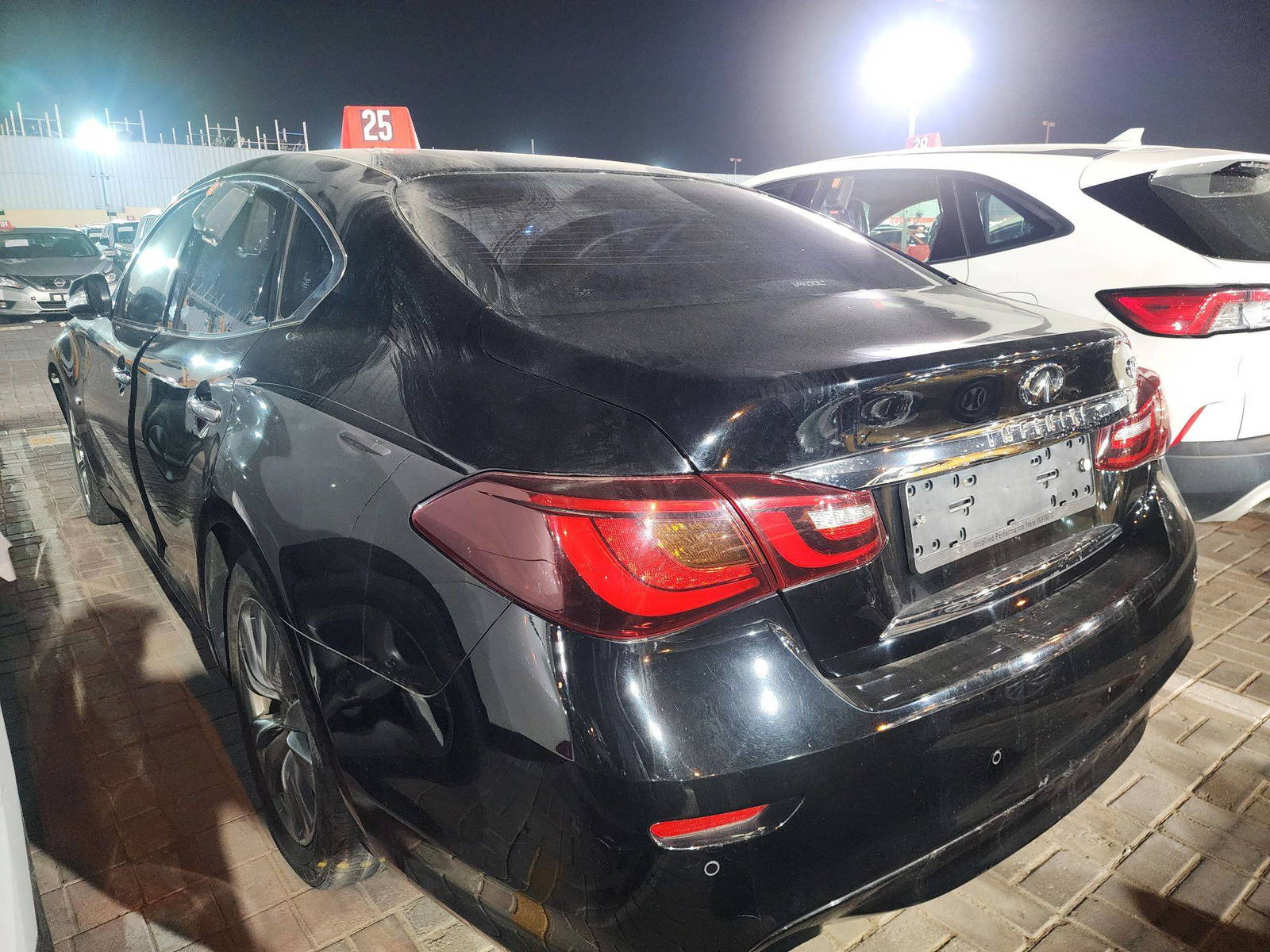 2015 INFINITI Q70 — 138440 KM — Lot M560083 - Marhaba Auctions Used Cars - Image 4