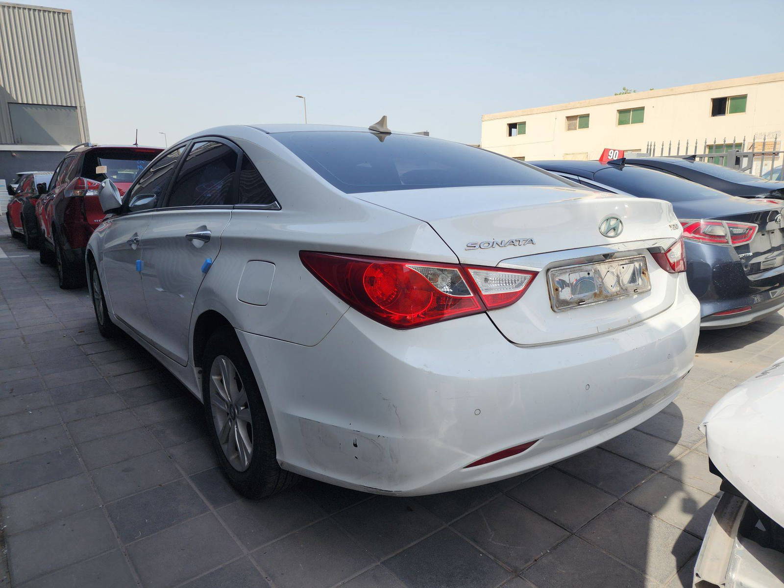 2011 HYUNDAI SONATA — 233959 KM — Lot 237791 — Souq - Marhaba Auctions Used Cars - Image 5