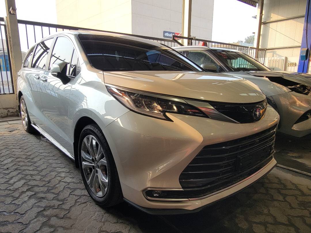 2022 TOYOTA SIENNA — 28608 KM — Lot KEC9NS122718 — Main - Marhaba Auctions Used Cars - Image 4