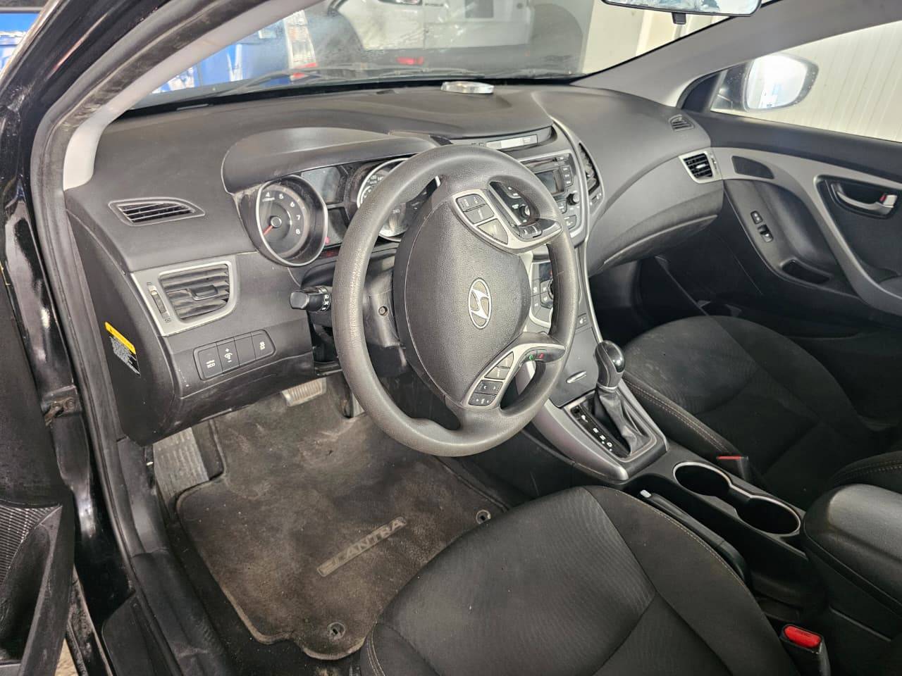 2015 HYUNDAI ELANTRA — 203761 KM — Lot 0FH584150 — Main - Marhaba Auctions Used Cars - Image 9