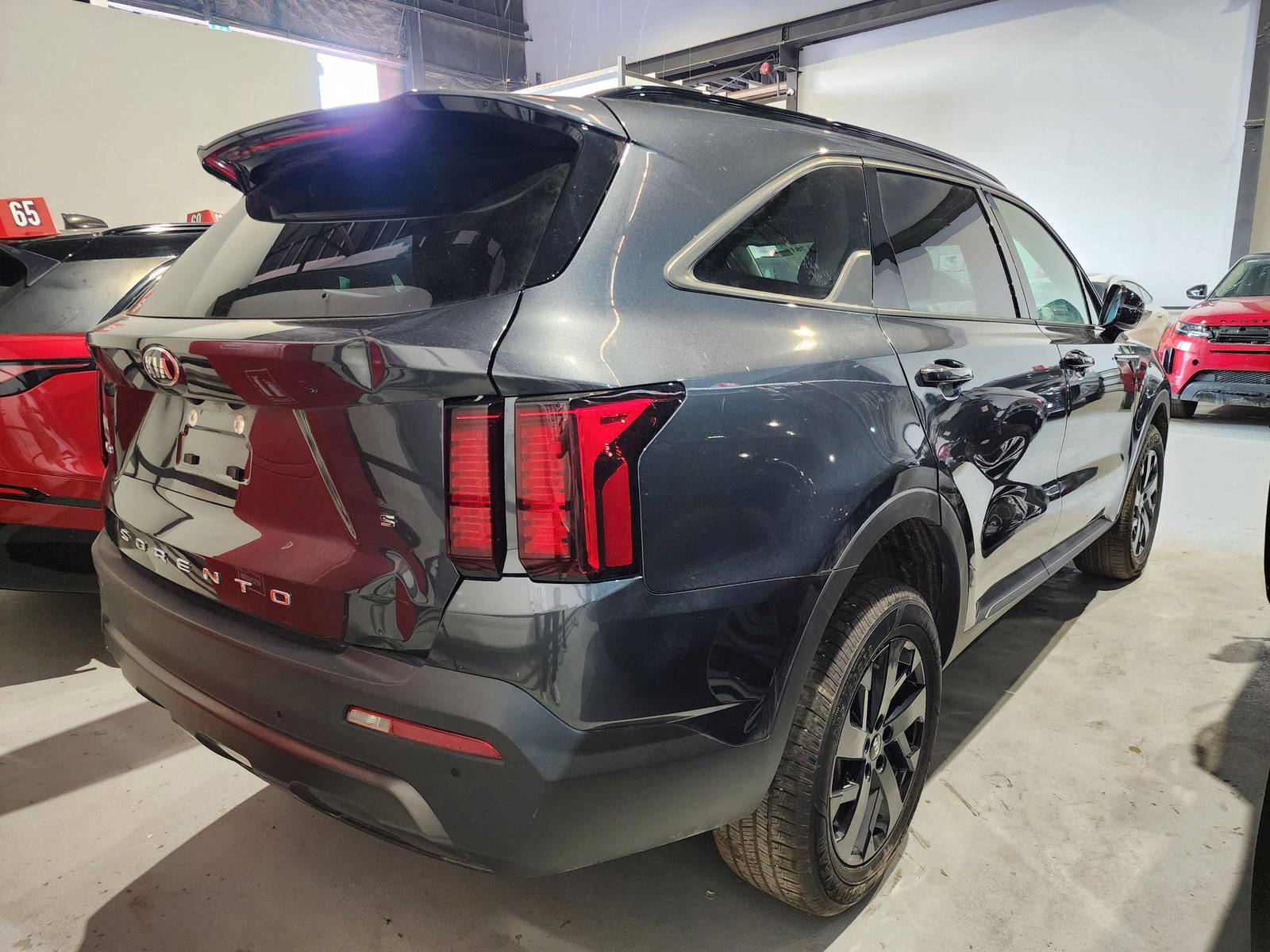 2021 KIA SORENTO — 32901 Miles — Lot 31594 — Al Quoz - Marhaba Auctions Used Cars - Image 3