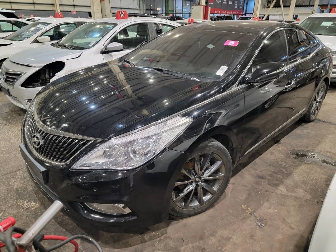 2012 HYUNDAI GRANDEUR — 100906 KM — Lot 104415 — Main - Marhaba Auctions Used Cars - Image 4