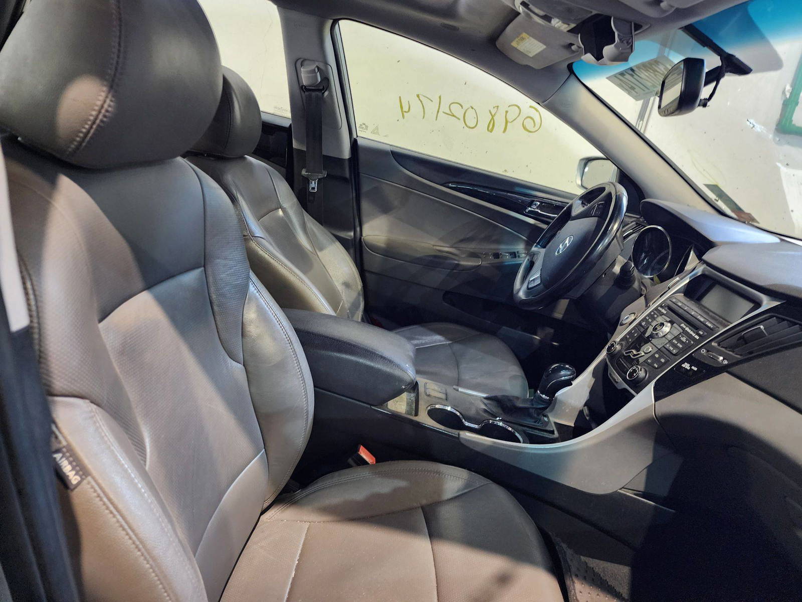 2011 HYUNDAI SONATA — 204945 Miles — Lot 69802174 — Al Quoz - Marhaba Auctions Used Cars - Image 8