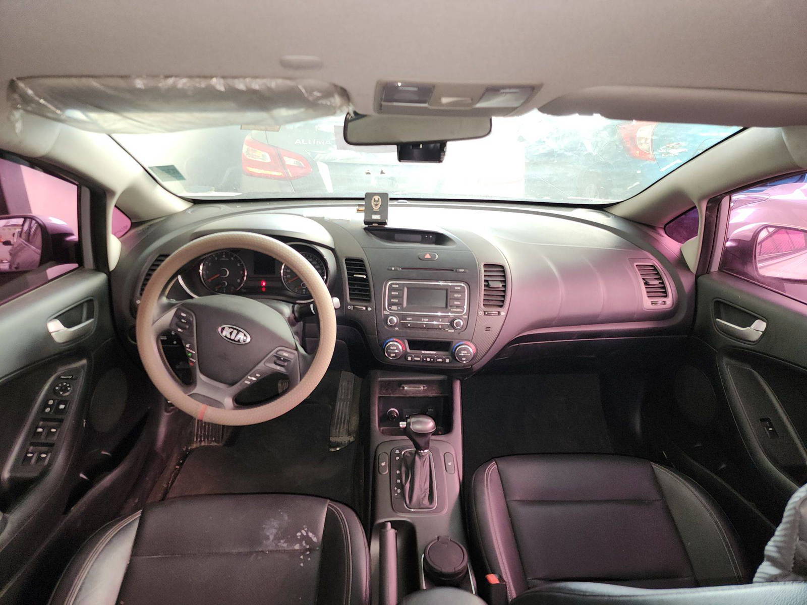 2013 KIA K3 — 150213 KM — Lot 042639 — Main - Marhaba Auctions Used Cars - Image 8