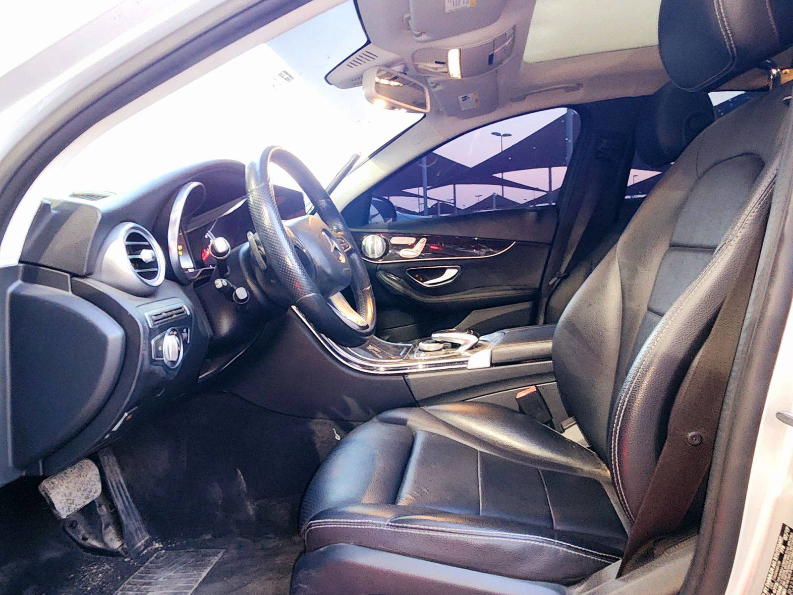 2018 MERCEDES BENZ C300 — 98365 KM — Lot JR327625 — Souq - Marhaba Auctions Used Cars - Image 9