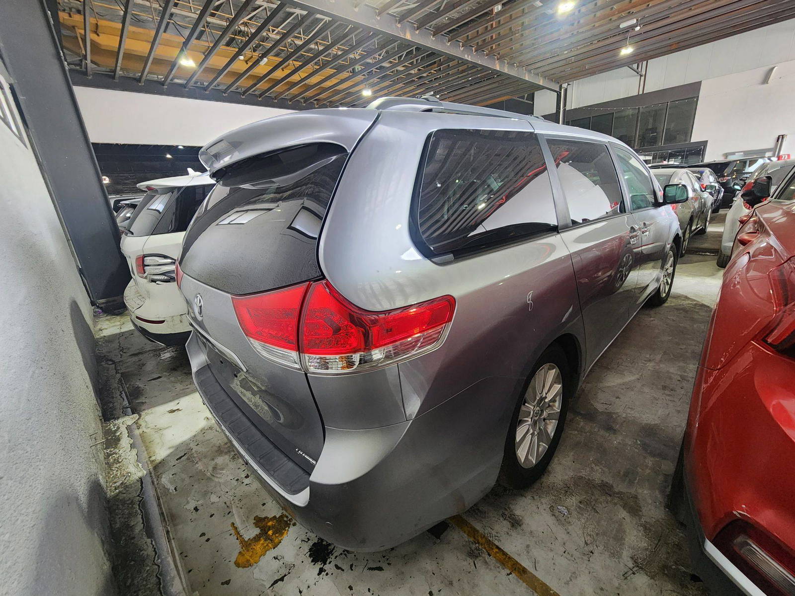 TOYOTA SIENNA 2011 - Marhaba Auction Used Cars - Image 5