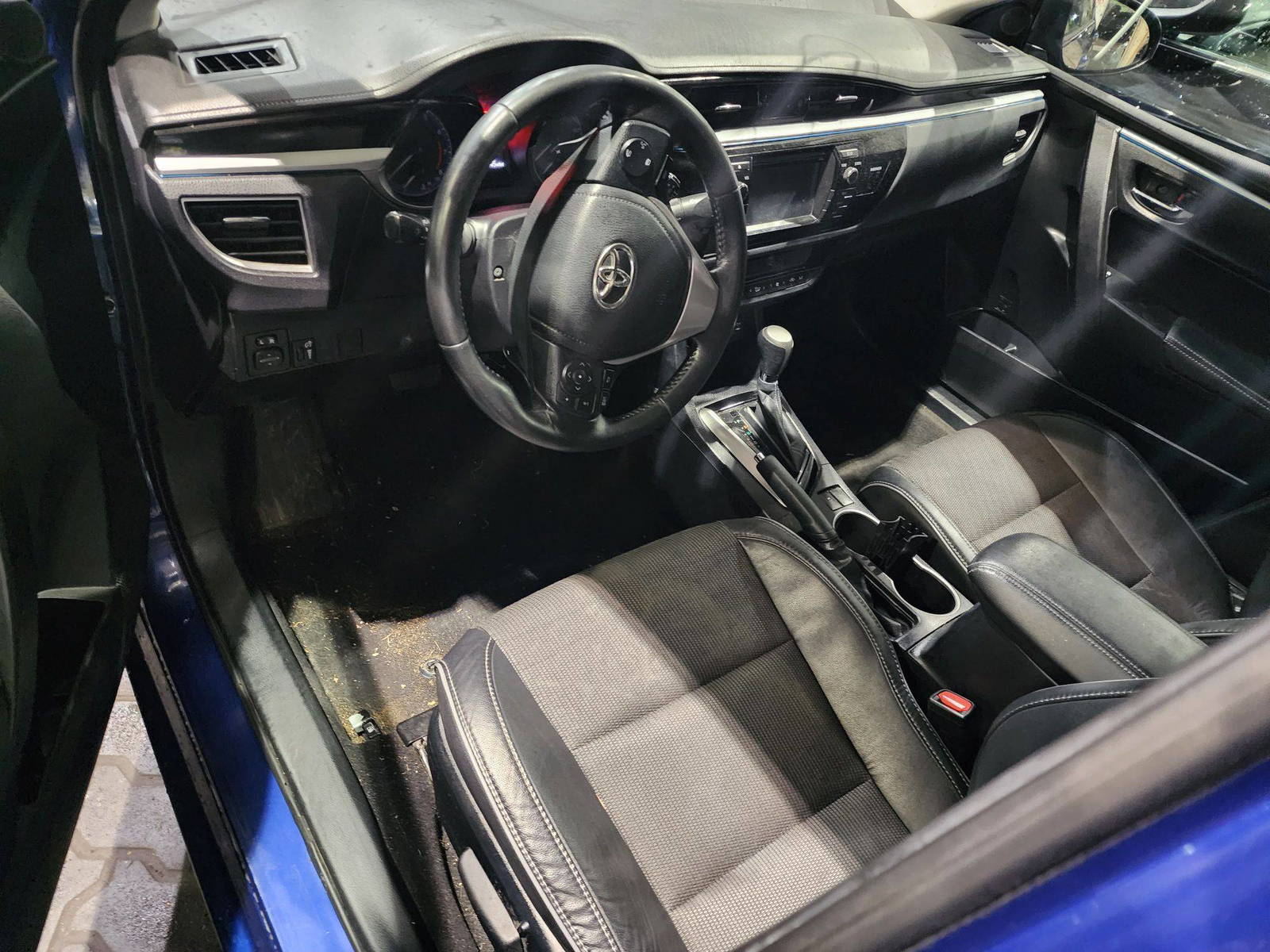 2015 TOYOTA COROLLA — 113145 Miles — Lot 73313933 - Marhaba Auctions Used Cars - Image 9